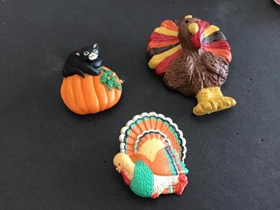 Vintage Thanksgiving Pins lot