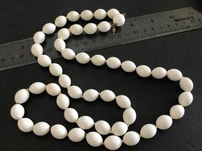 Vintage Crown Trifari White Bead Necklace