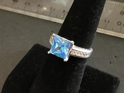 Pretty Blue Cocktail Ring