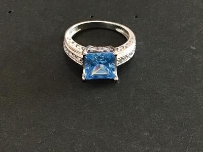 Pretty Blue Cocktail Ring