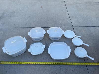 Sale Photo Thumbnail #733: Corning Ware "Blue Cornflower" Set (Set of 10). Great condition oven safe dishes, several with lids.