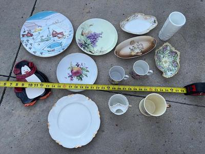 Sale Photo Thumbnail #772: Assorted Plates and Cups, Some Seasonal (Lot of 13)