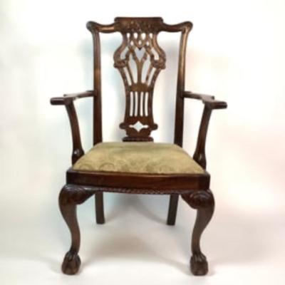Sale Photo Thumbnail #251: Scroll leaf motif, Carved chippendale back rest. Measures: 26.25" wide x 42" high x 18" deep. Seat height: 18" high
