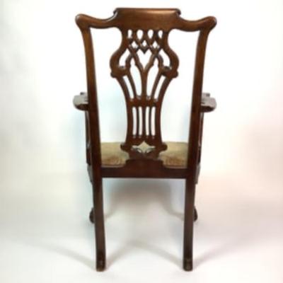 Sale Photo Thumbnail #254: Scroll leaf motif, Carved chippendale back rest. Measures: 26.25" wide x 42" high x 18" deep. Seat height: 18" high