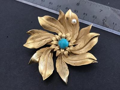 Beautiful Vintage Brooch Genuine Pearl