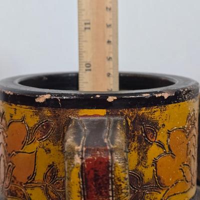 LOT 49X: Decorative Asian Vase