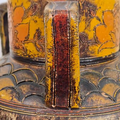 LOT 49X: Decorative Asian Vase