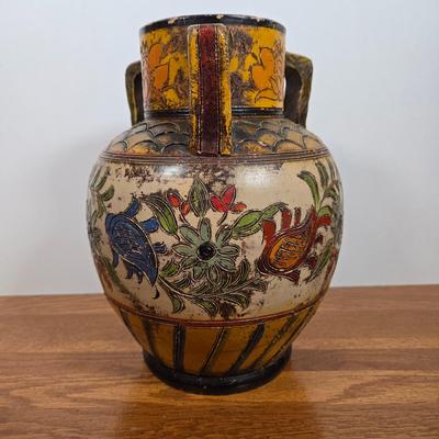 LOT 49X: Decorative Asian Vase