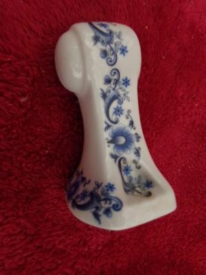 Set of 4 (2 pair) towel rod supports. Glased ceramic type.