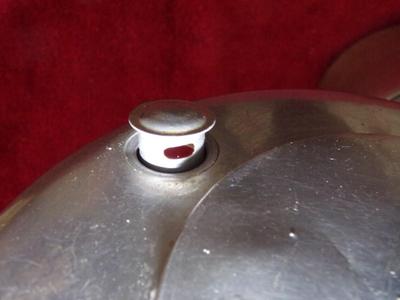 Mirro 3qt. Pan w/matching lid &double boiler. Lid has pressure relief pop-it