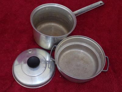 Mirro 3qt. Pan w/matching lid &double boiler. Lid has pressure relief pop-it