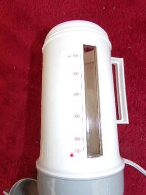 AUTO COFFEE MAKER & soup warmer. Plugs in to the cigar lighter