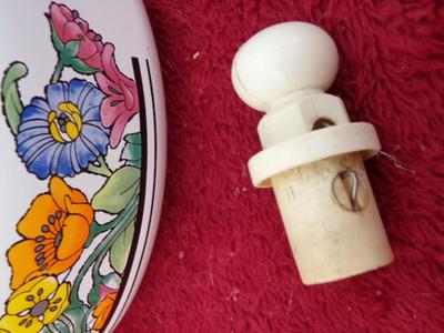 Classic decorative porcelain on steel tea kettle w/removable whistle