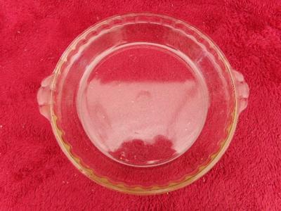 (1of2) VTG PYREX classic pie baking plate. With tab/ear handles and