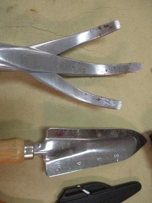 Sale Photo Thumbnail #1498: Garden Handtools & Timer