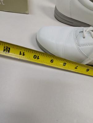 Sale Photo Thumbnail #1963: Easy Spirit Anti-Gravity Emotion White Leather Size 9