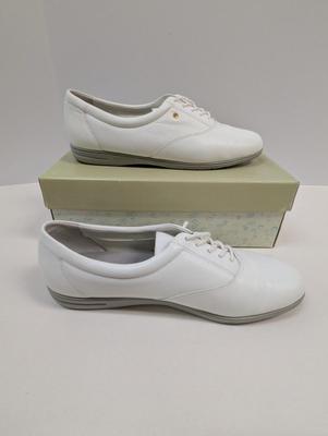 Sale Photo Thumbnail #1959: Easy Spirit Anti-Gravity Emotion White Leather Size 9