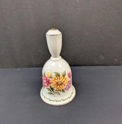 Sale Photo Thumbnail #285: Special Queens Fine Bone China Made In England Rosina China September Aster