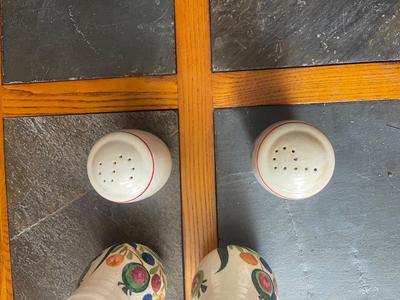 Sale Photo Thumbnail #955: Lot of Antique Salt and Pepper Shakers (Lot of 6). 3 sets, each with painted details on the sides. Removable plug in the bottom of each shaker.
