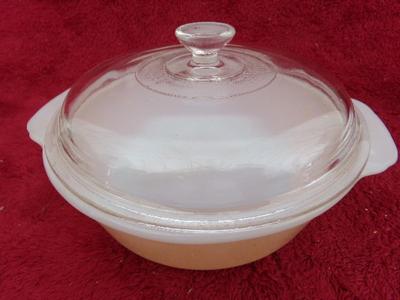 VTG FIRE KING ovenware casserole w/lid. Opalescent Peach/white