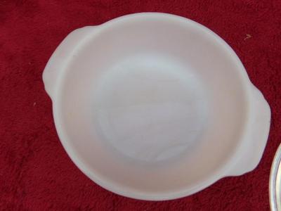 VTG FIRE KING ovenware casserole w/lid. Opalescent Peach/white