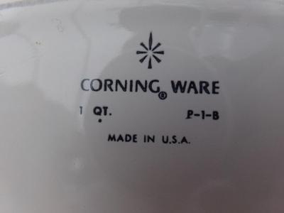 VTG Corning Ware 1 qt. casserole w/o lid. Corn flower designs.