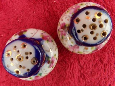 VTG/antique ornate salt & pepper set. Appear hand painted.