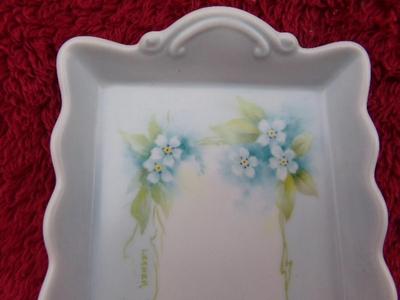 VTG post modern open butter server. Glazed ceramic, hand painted.