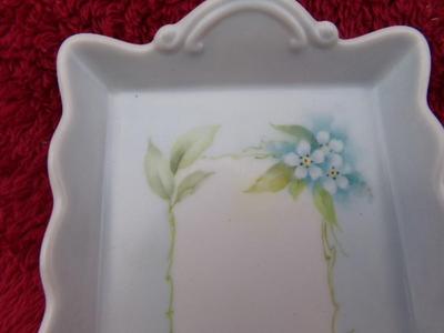 VTG post modern open butter server. Glazed ceramic, hand painted.