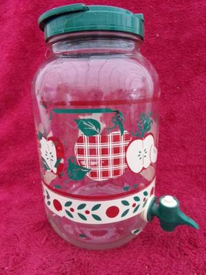 A nice sun tea jar, ready for use.