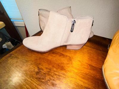 LADIES SIZE 7 CIRCUS AND COBBIE BOOTS