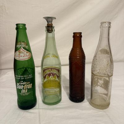 Coca-Cola Picnic Cooler and Other Vintage Soda Collectables (B1-BM)