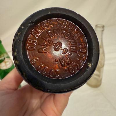 Coca-Cola Picnic Cooler and Other Vintage Soda Collectables (B1-BM)