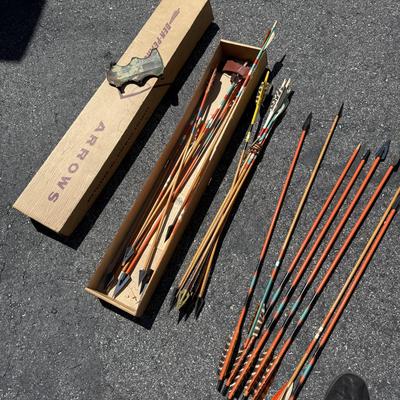 Vintage Bows and Arrows (B1-BM)