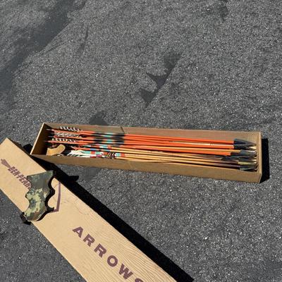 Vintage Bows and Arrows (B1-BM)