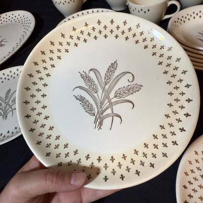 Homer Laughlin Golden Wheat Fleur de Lis China and More (B2-BM)
