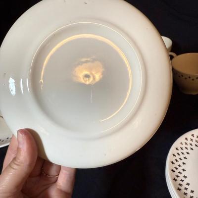 Homer Laughlin Golden Wheat Fleur de Lis China and More (B2-BM)