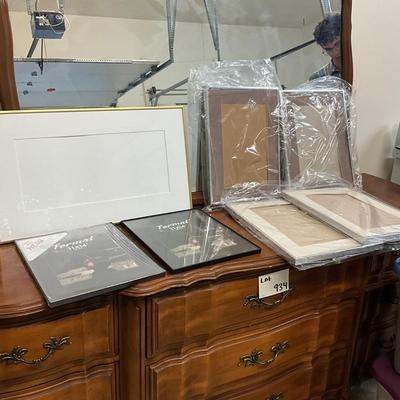 G996 Lot Of New Matted Picture Frames