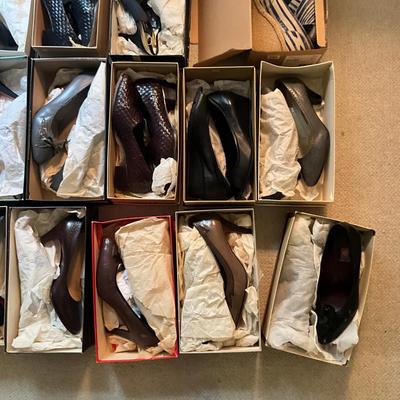 A1011 Large Lot Of Assorted Used Heels & Wedges