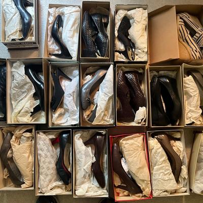 A1011 Large Lot Of Assorted Used Heels & Wedges