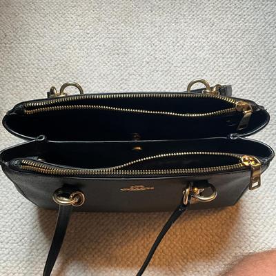 A1012 Coach Etta Carry-All Bag