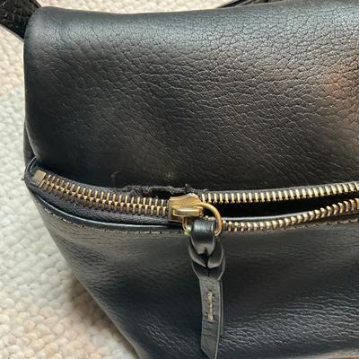 A1013 Dooney & Bourke Handbag & Wallet