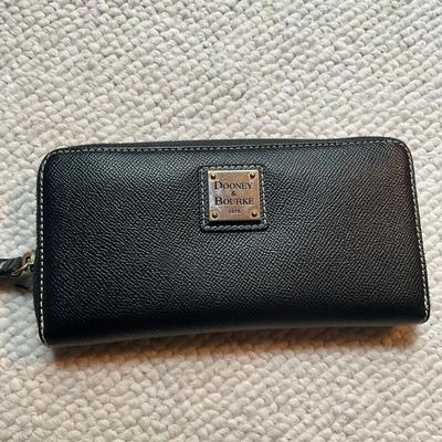 A1013 Dooney & Bourke Handbag & Wallet