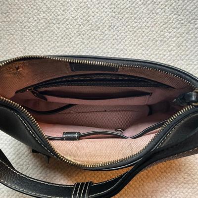 A1013 Dooney & Bourke Handbag & Wallet