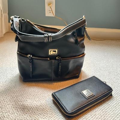 A1013 Dooney & Bourke Handbag & Wallet