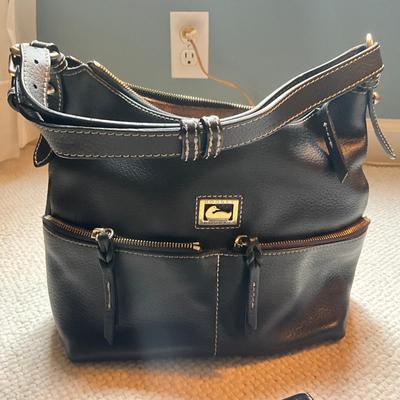A1013 Dooney & Bourke Handbag & Wallet