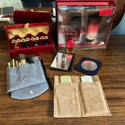 A1028 Lot of Perfume & Cosmetics