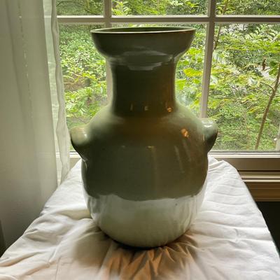 A1030 Signed Green Pottery Vase