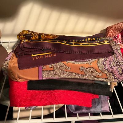 A1037 Large Lot Of Silk Scarves