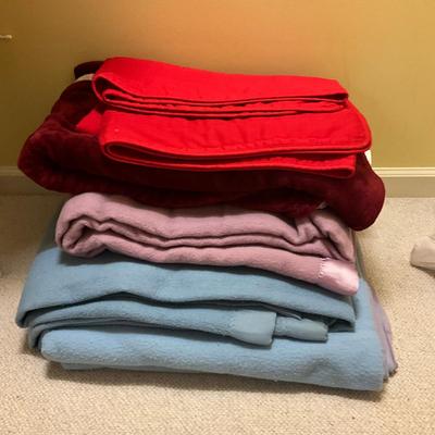 B1044 Lot Of Five Poly-blend Multi-Colored Blankets